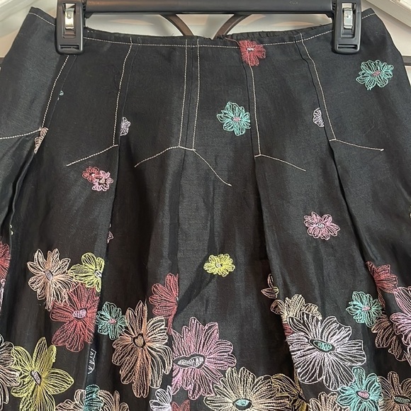 ANNE CARSON LINEN EMBROIDERED MINI SKATER SKIRT BLACK SIZE 4 PETITE - Picture 2 of 9